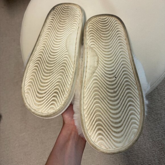 Fuzzy Open Toe Slippers - Picture 4 of 5